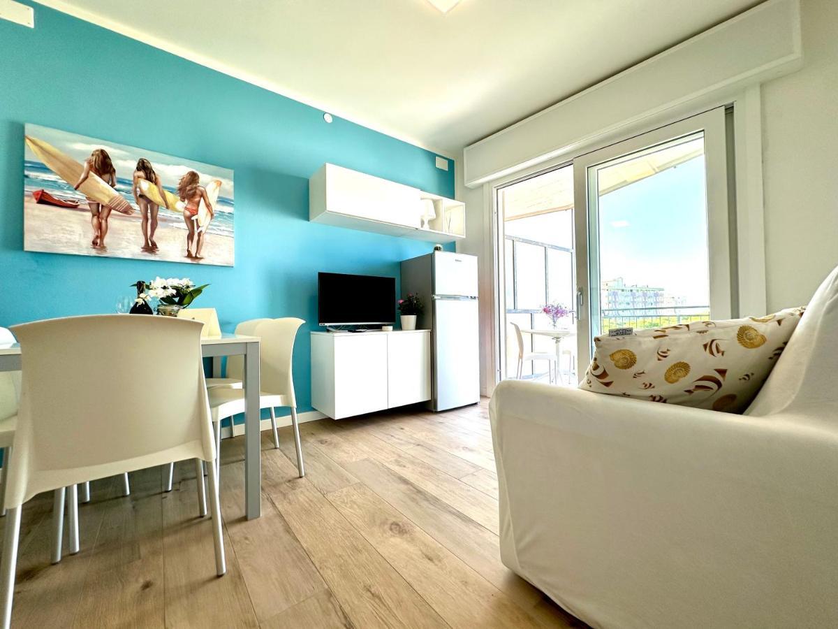 Beach Front Apartment Sabbiadoro Λινιάνο Σαμπιαντόρο Εξωτερικό φωτογραφία