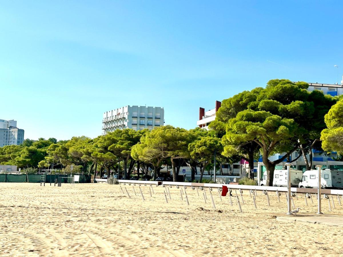 Beach Front Apartment Sabbiadoro Λινιάνο Σαμπιαντόρο Εξωτερικό φωτογραφία